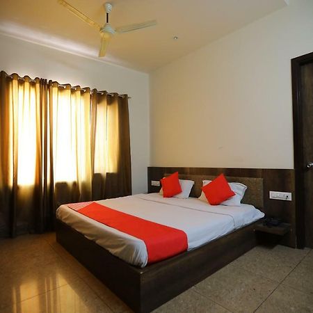 Oyo 40791 Hotel Hot N Fast Suratgarh 外观 照片