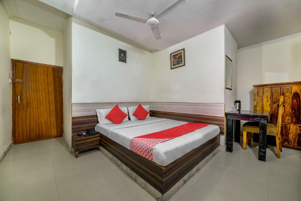 Oyo 40791 Hotel Hot N Fast Suratgarh 外观 照片