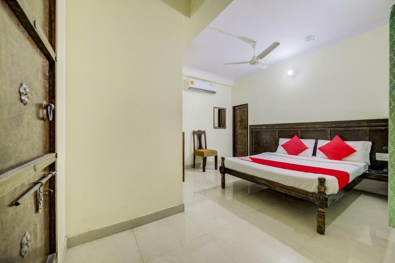 Oyo 40791 Hotel Hot N Fast Suratgarh 外观 照片
