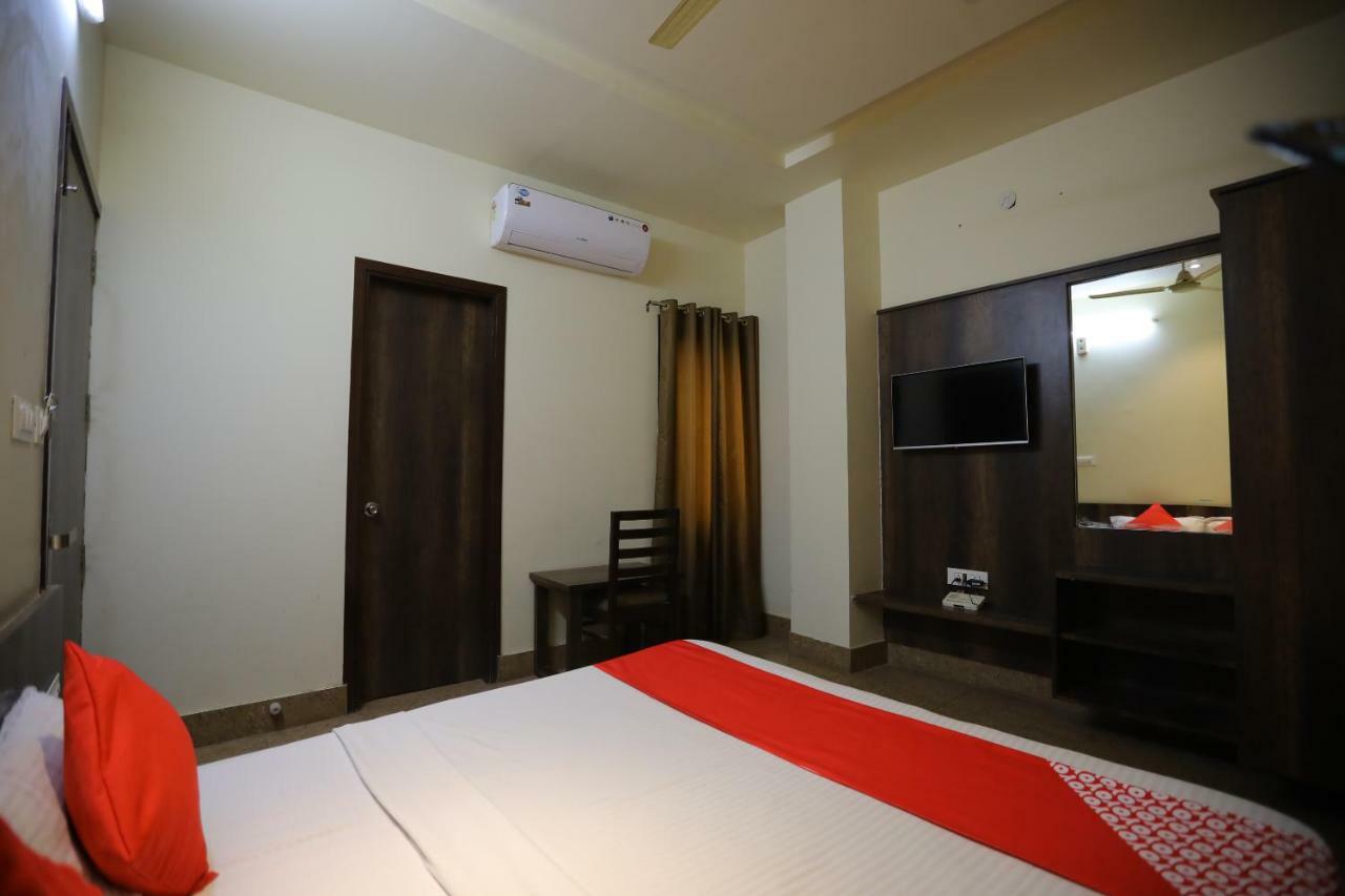 Oyo 40791 Hotel Hot N Fast Suratgarh 外观 照片