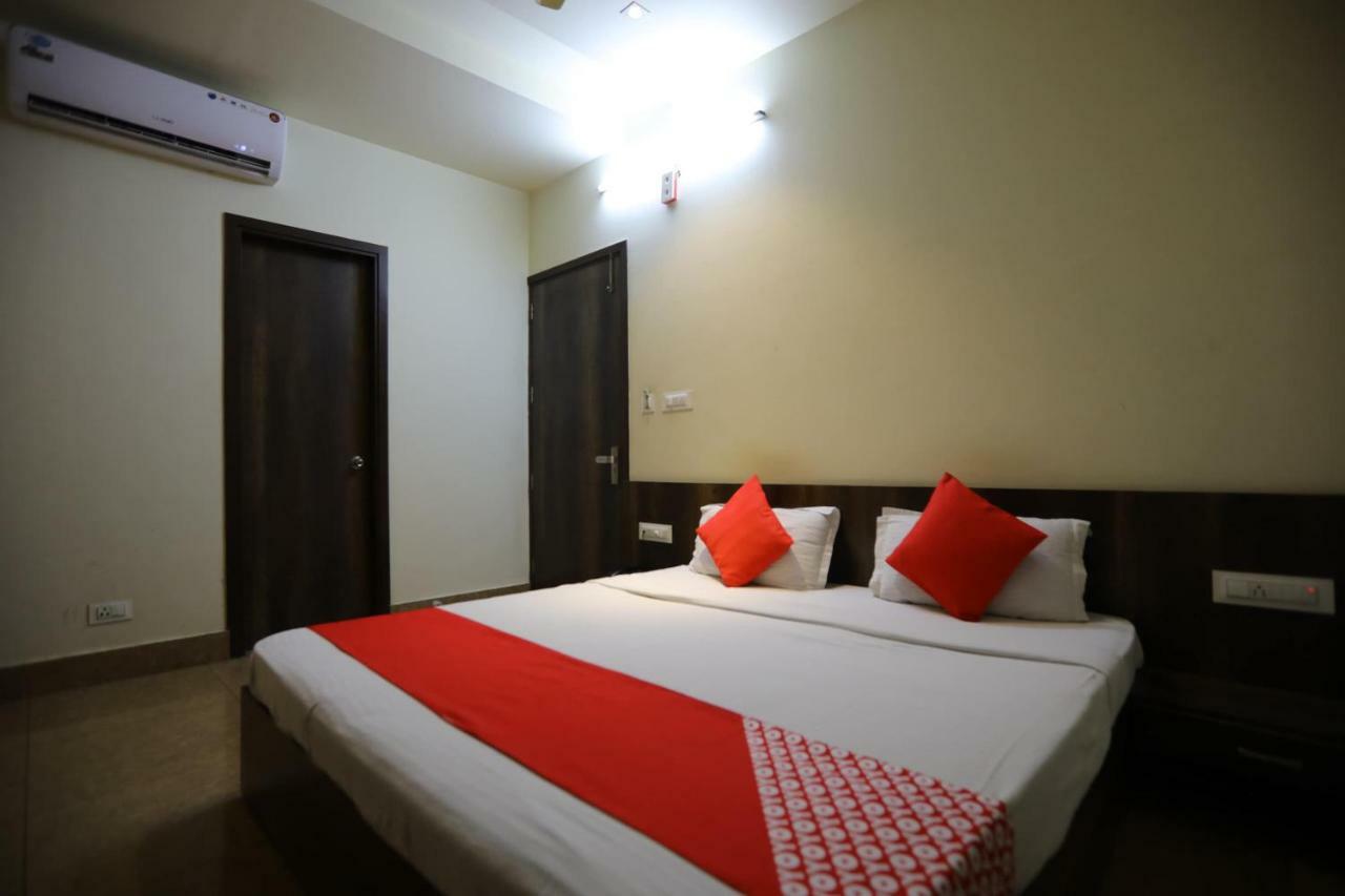 Oyo 40791 Hotel Hot N Fast Suratgarh 外观 照片