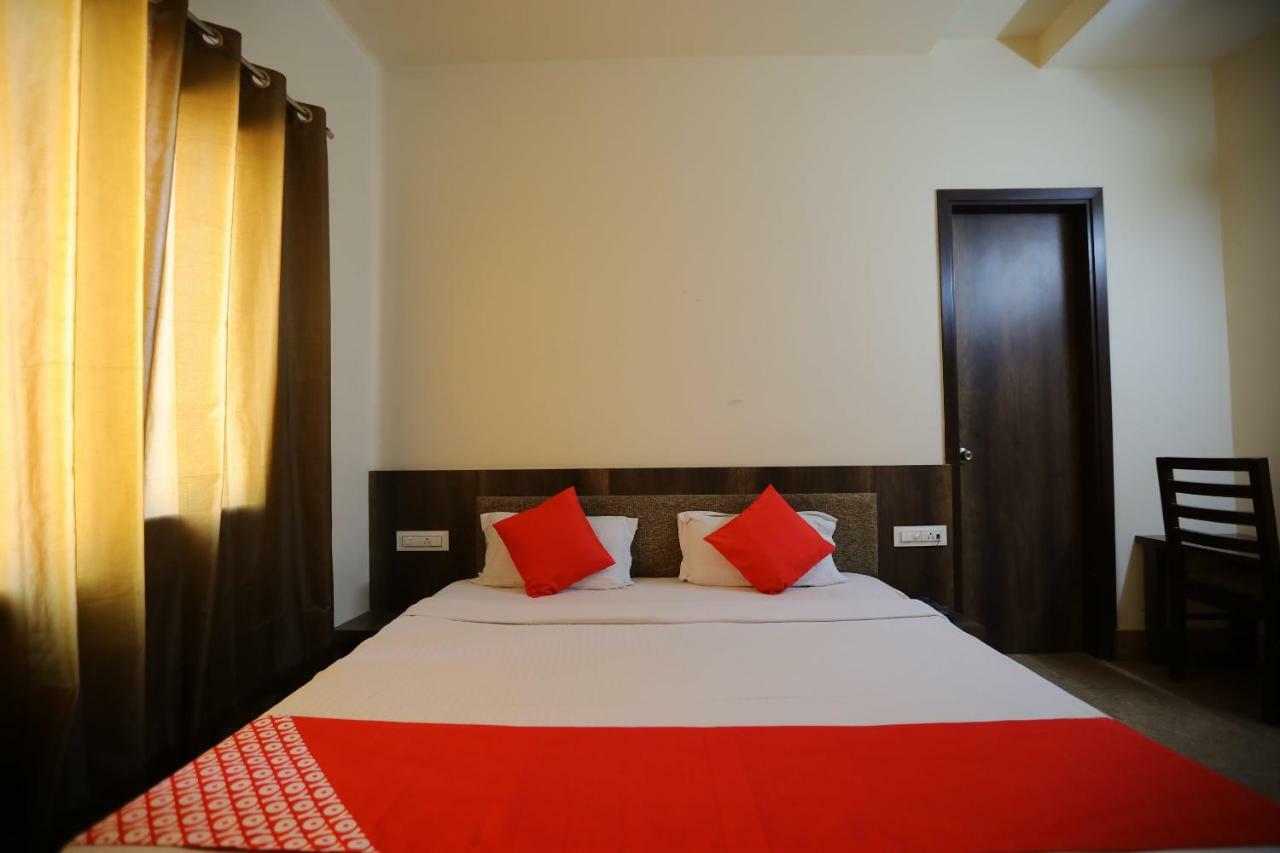 Oyo 40791 Hotel Hot N Fast Suratgarh 外观 照片