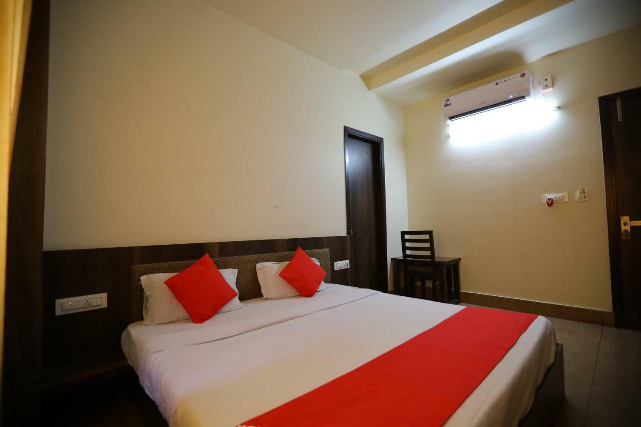 Oyo 40791 Hotel Hot N Fast Suratgarh 外观 照片