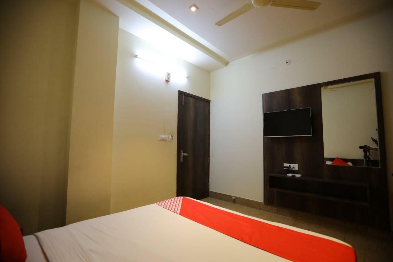 Oyo 40791 Hotel Hot N Fast Suratgarh 外观 照片