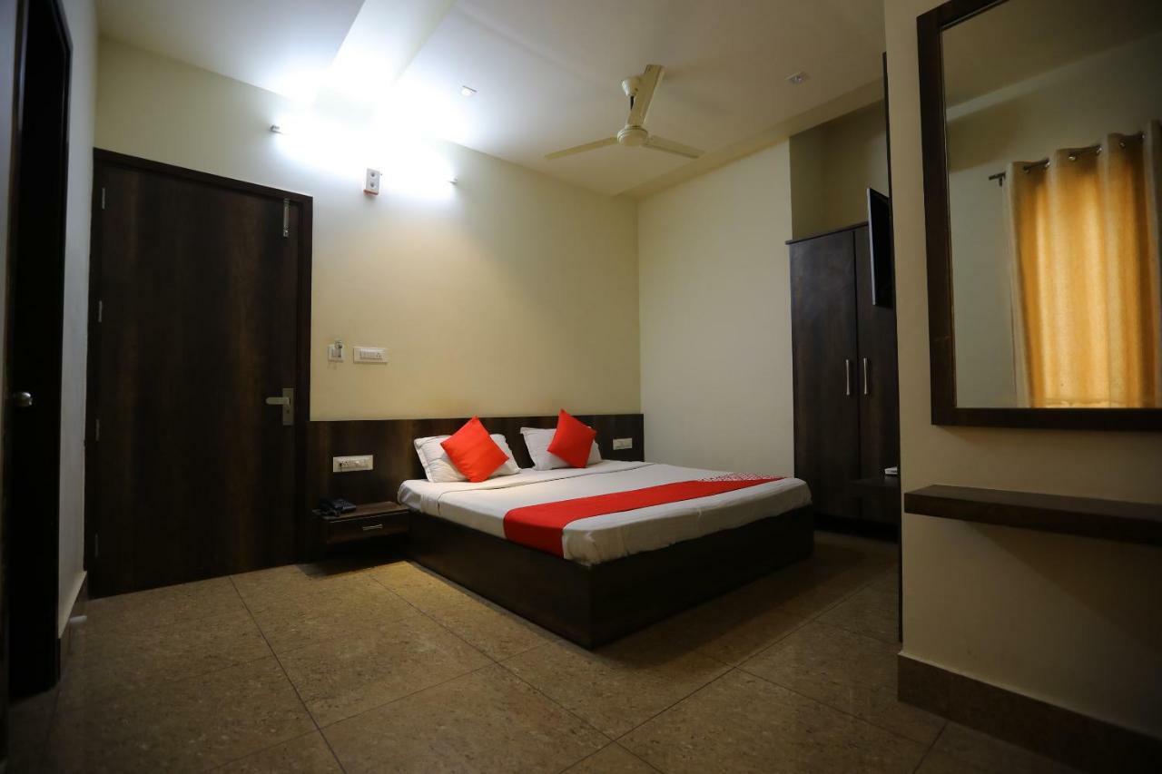 Oyo 40791 Hotel Hot N Fast Suratgarh 外观 照片